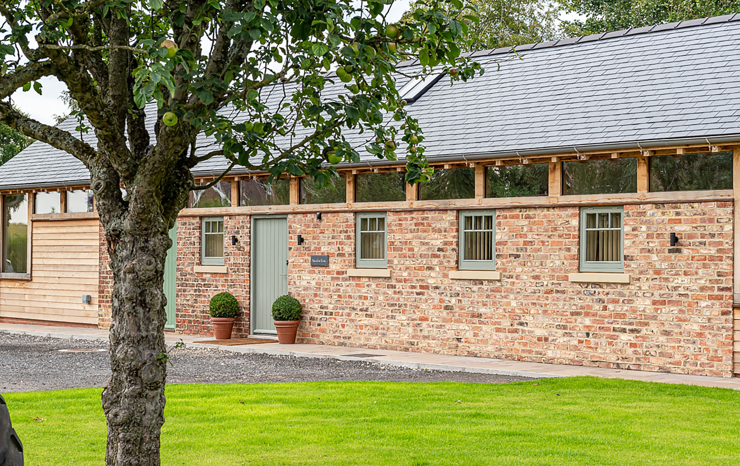 Parker Oak Image ofMEADOW VIEW BARN